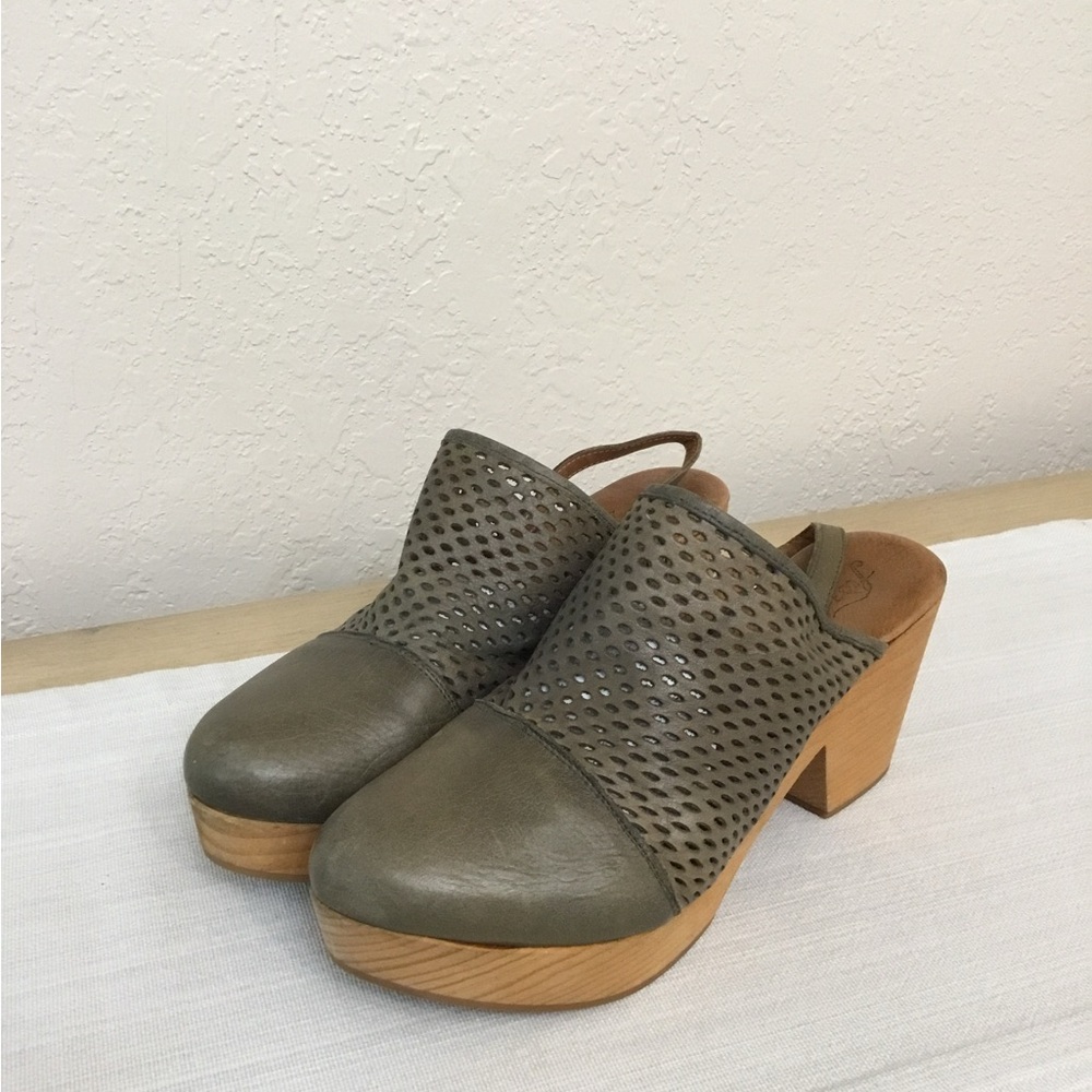 Free People Logan Sage Green Clog Size 39 / 9